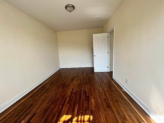 5th image of 2305 Sedgwick Ave APT 2D
