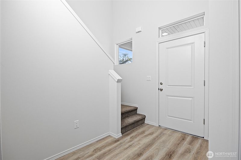 4th image of 401 N Grape Drive