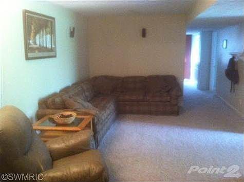 4th image of 4011 Lakeview Dr