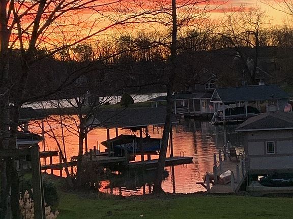 4th image of 240 Saddleridge Dr