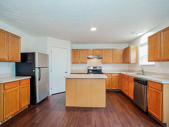4th image of 5388 Englecrest Dr