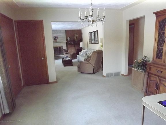 3rd image of 21011 E Ave N