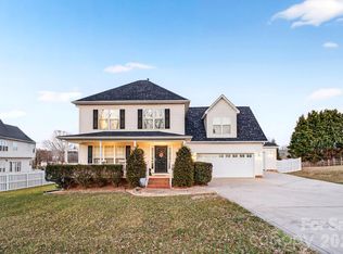 121 Guernsey Ct, Dallas, NC 28034