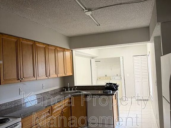 3rd image of 11449 NW 35th St