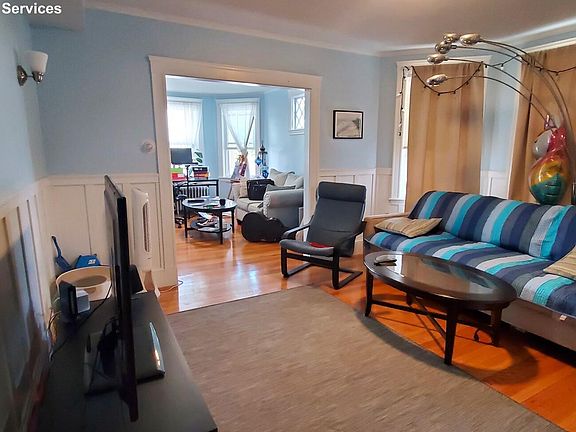 3rd image of 16 Saunders St