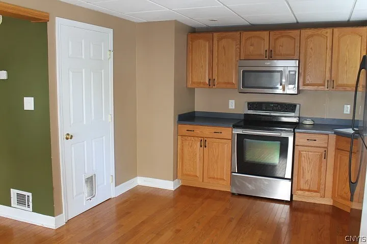 375 Pawling St — Photo 6