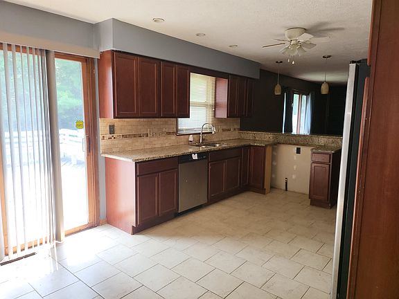 5th image of 3807 Casandra Dr