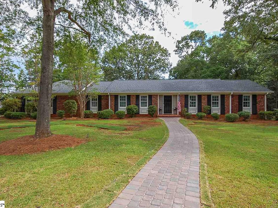 1st image of 200 Williamsburg Dr #32