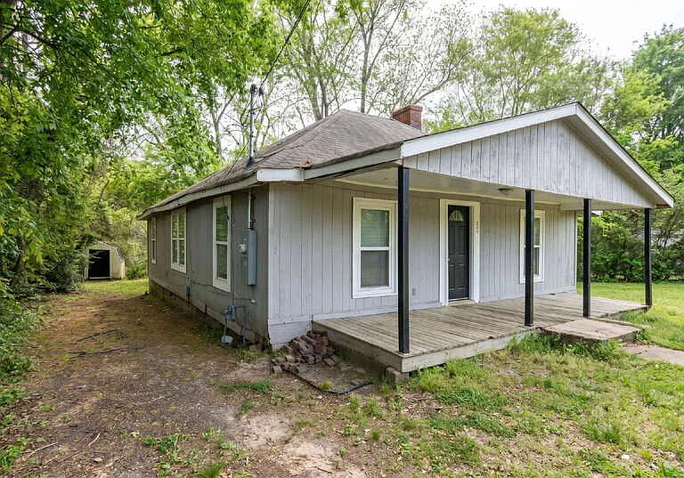 218 Irving Ave — Photo 11