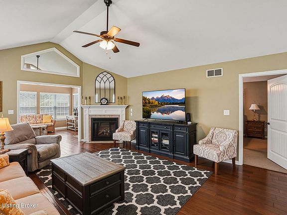 3rd image of 10717 Glenmary Springs Dr