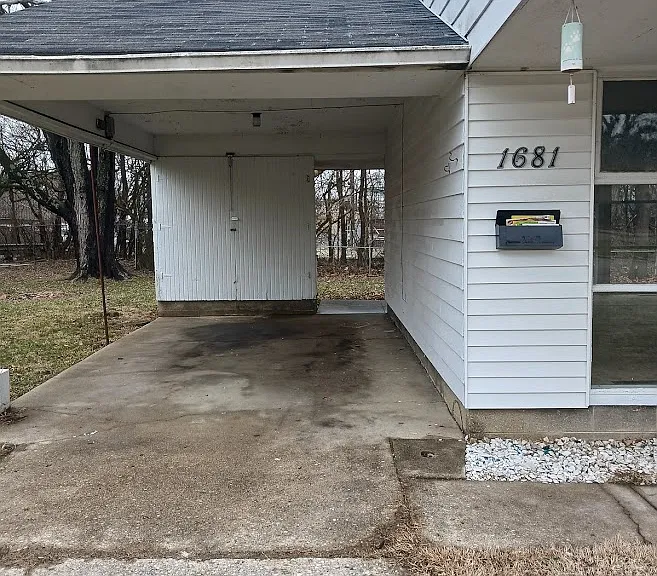 1681-1683 Brentwood Dr #1681 — Photo 6