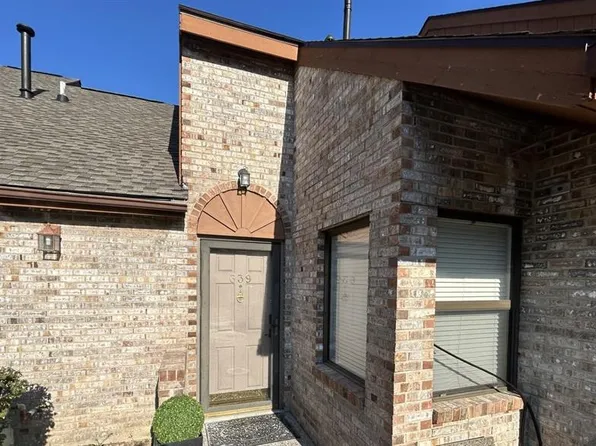 639 Chuck Gray Ct, Owensboro, KY 42303