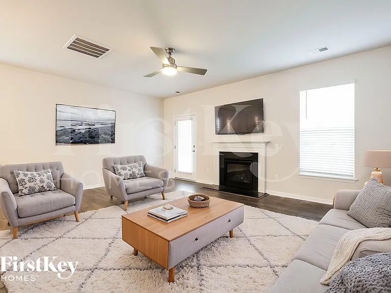 107 Wild Lily Dr — Photo 4