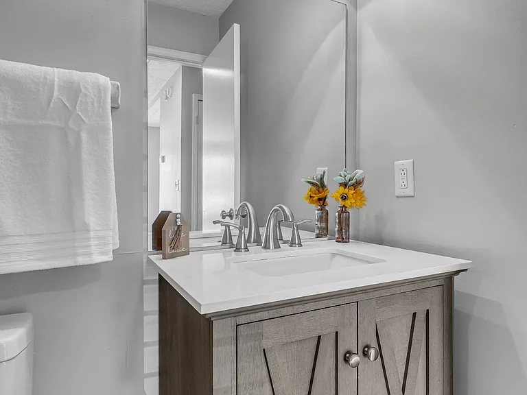 326 Nesbitt Ln — Photo 11