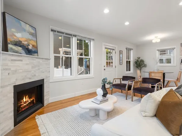 194 Franklin St #2, Cambridge, MA 02139