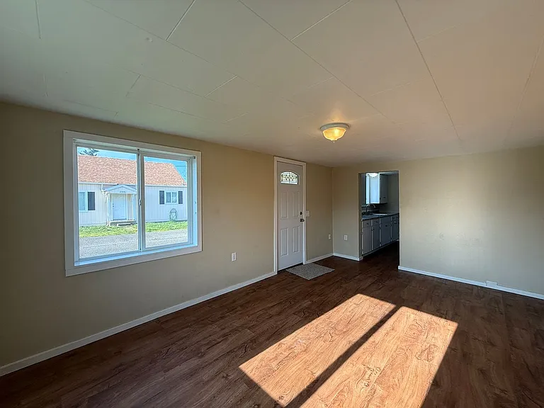 2306 J St — Photo 3