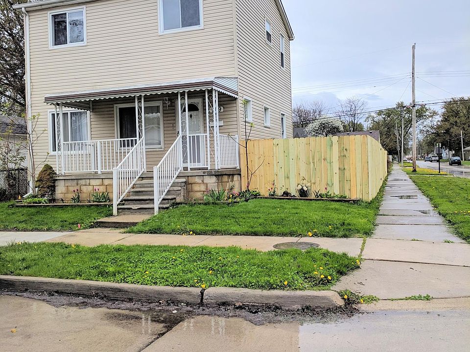 1st image of 109 W Harwood Ave