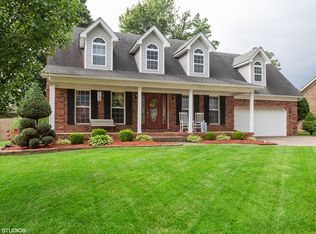 229 Shady Brook Ln, Louisville, KY 40229