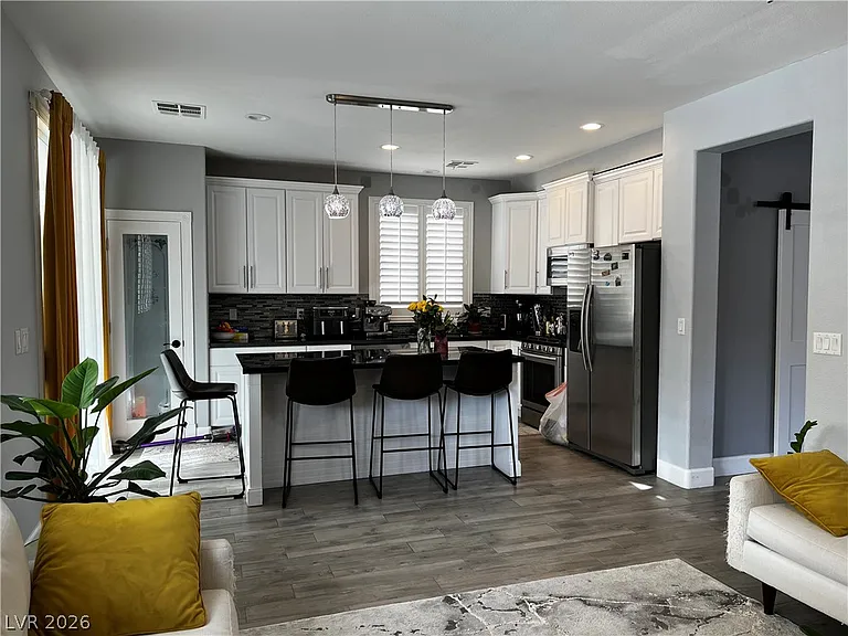 2385 Predera Ave — Photo 2