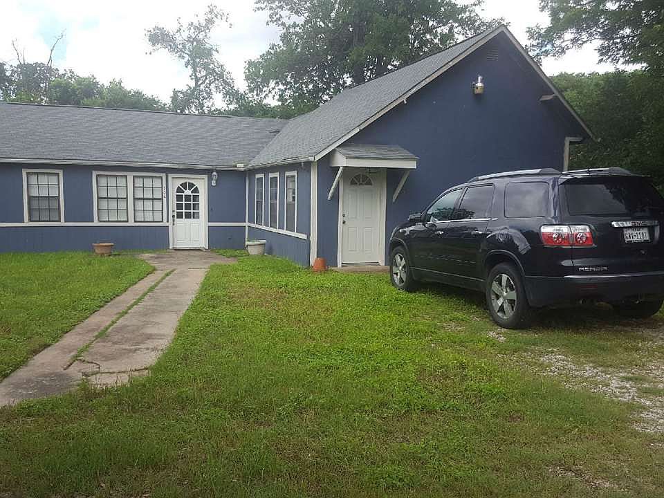 1st image of 104 Church St