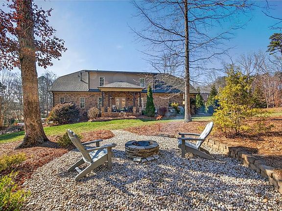 3rd image of 1310 Kilkenny Ln