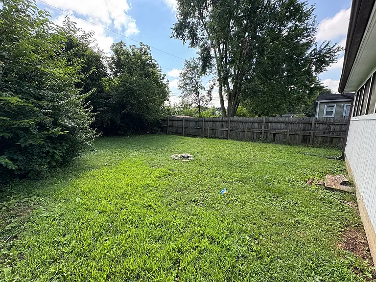 2029 N Goodlet Ave — Photo 24