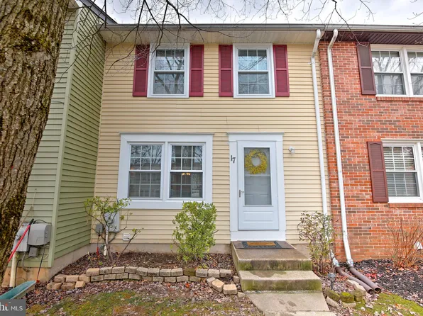 17 Baltistan Ct, Rosedale, MD 21237