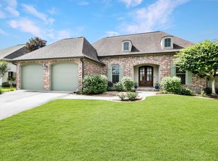 215 Saint Martinique Ln, Lafayette, LA 70508