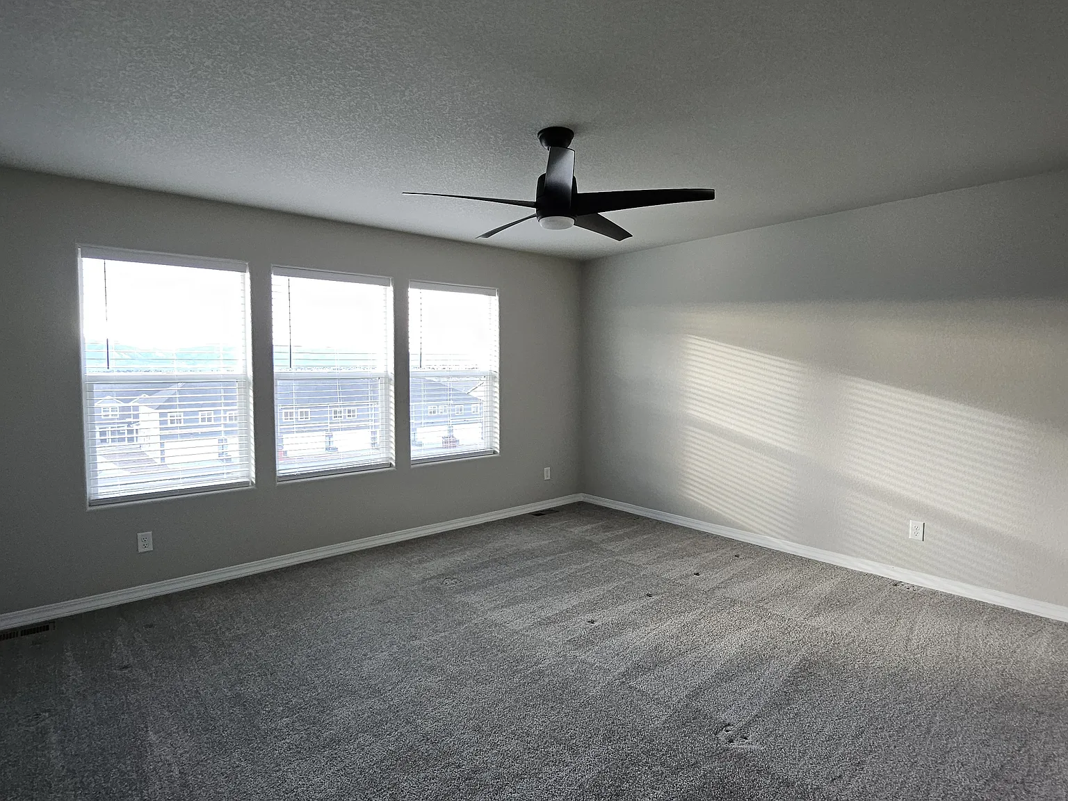 3 bed, 2.5 bath, 1773 sqft, $2,300 — Photo 4