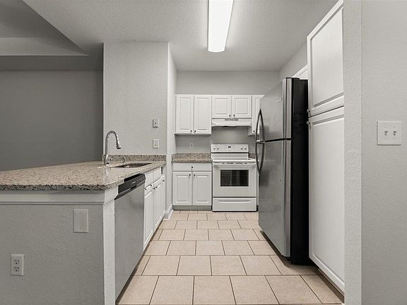 5th image of 60 Fenwick Hall Allee Aly #634