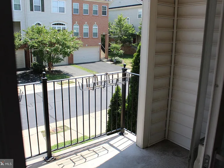 24695 Kings Canyon Sq — Photo 8