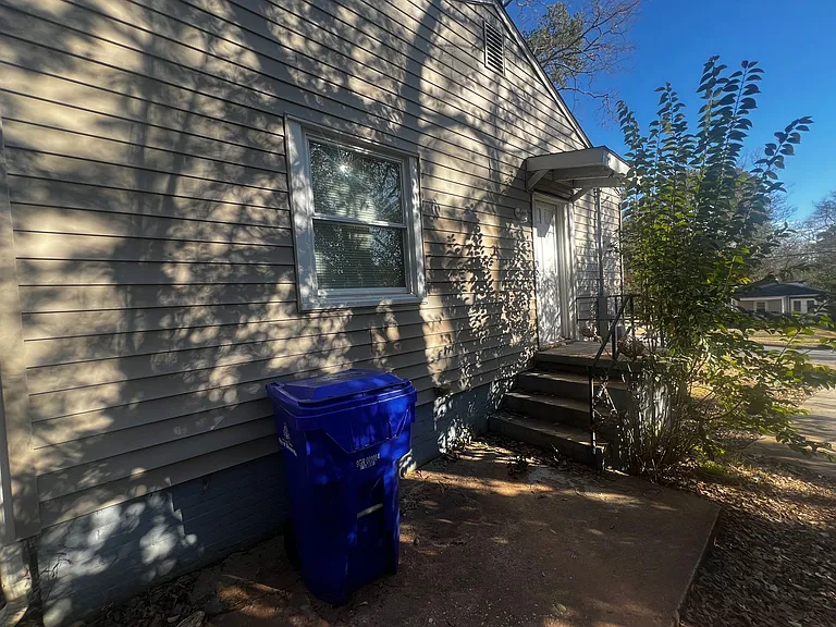 4 Prancer Ave — Photo 6