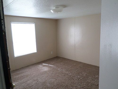 5th image of 2414 NE 55th Ter