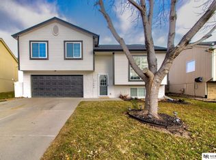 17366 Ruggles St, Omaha, NE 68116