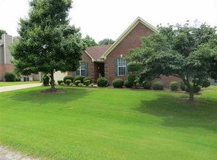 57 River Chase Dr, Jackson, TN 38305
