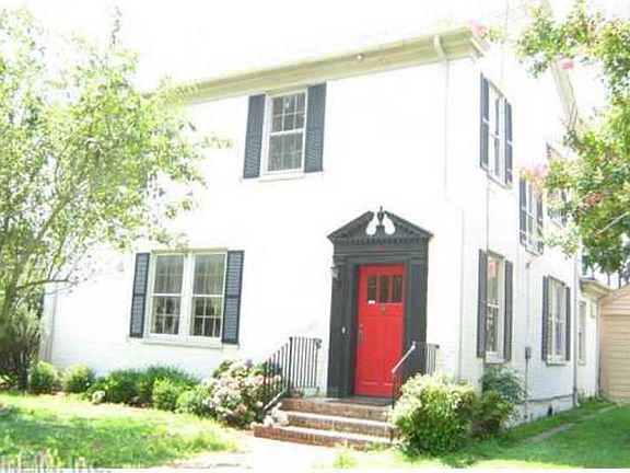 2nd image of 111 Oakdale Ter