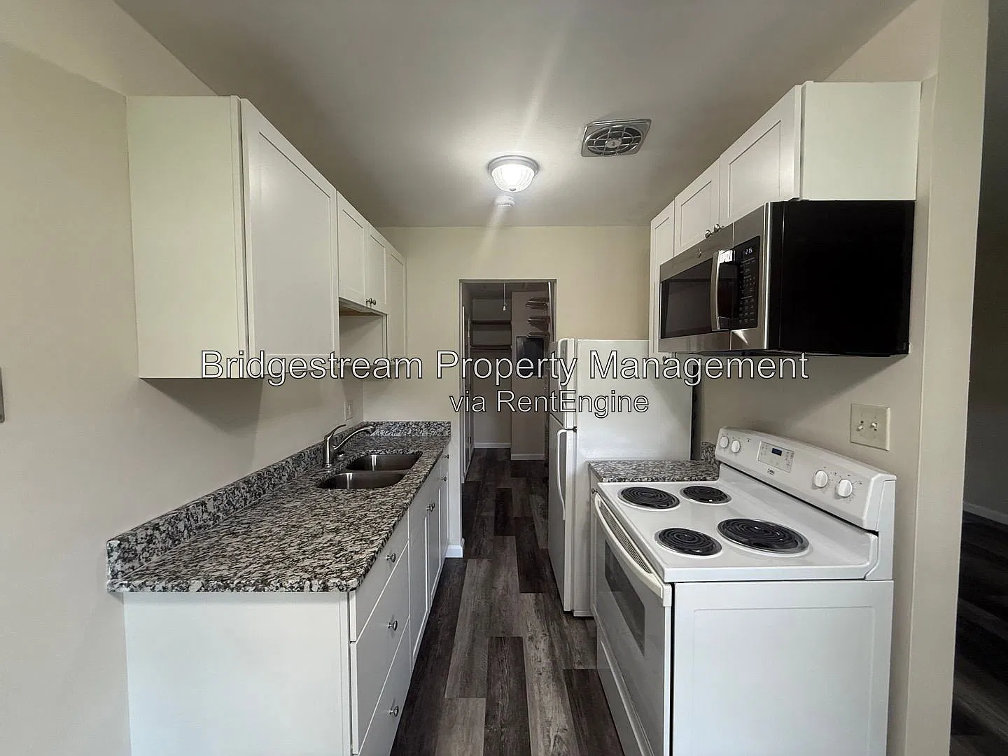 1 bed, 1.0 bath, $950 — Photo 2