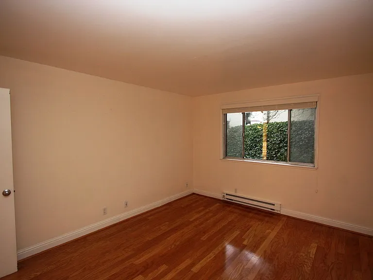 5015 Palmetto Ave #7 — Photo 7