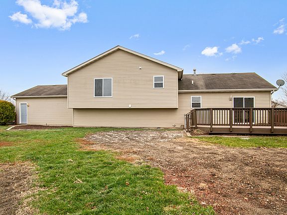 3rd image of 1584 Carol Anne Dr