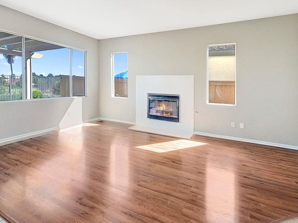 1st image of 41929 Vardon Dr