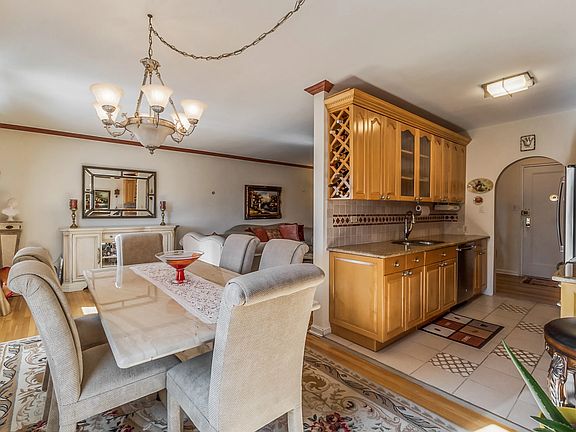 5th image of 162-21 Powells Cove Blvd #6B