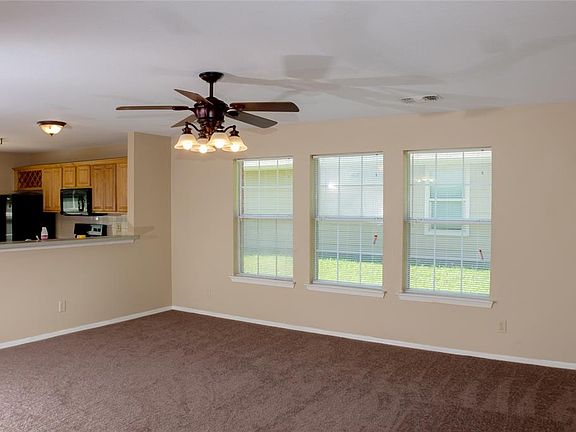4th image of 801 Healy Ave