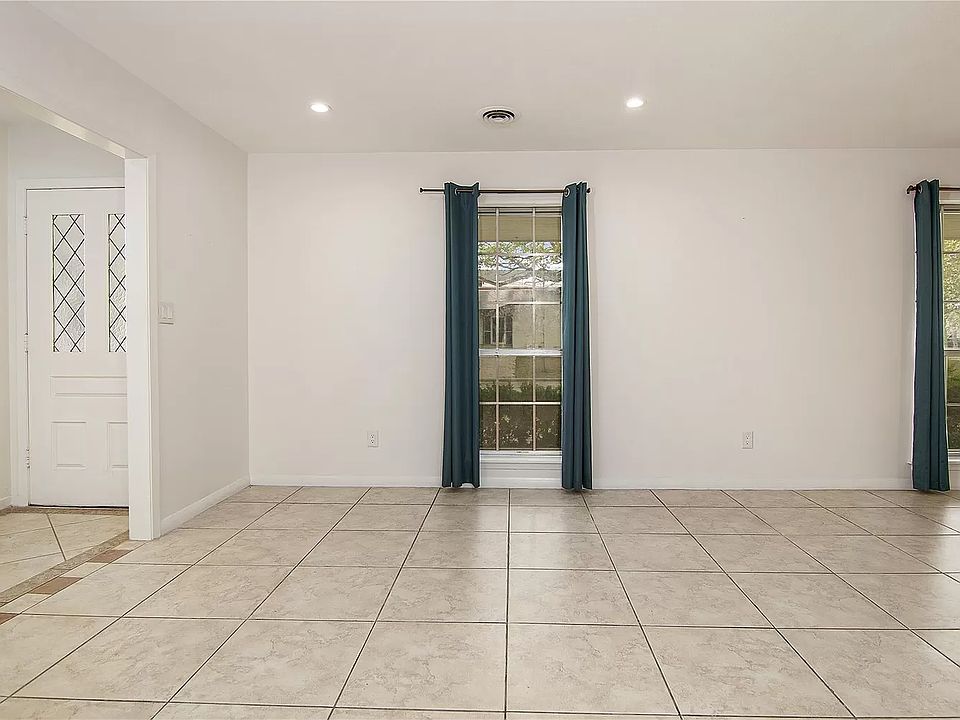 1st image of 8407 Mullins Dr