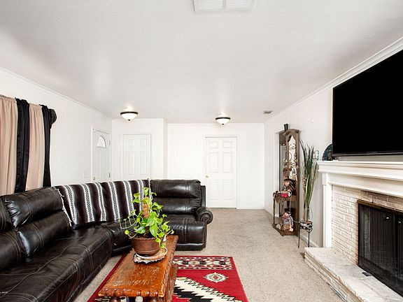 4th image of 1821 Lawson Ln