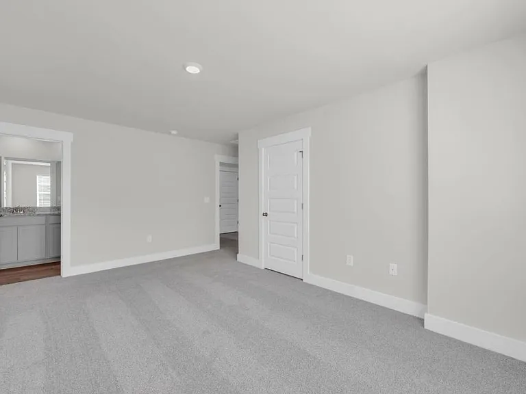 123 Grassland Rd S — Photo 16