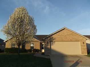 11917 Perry Crossing Pkwy, Sellersburg, IN 47172