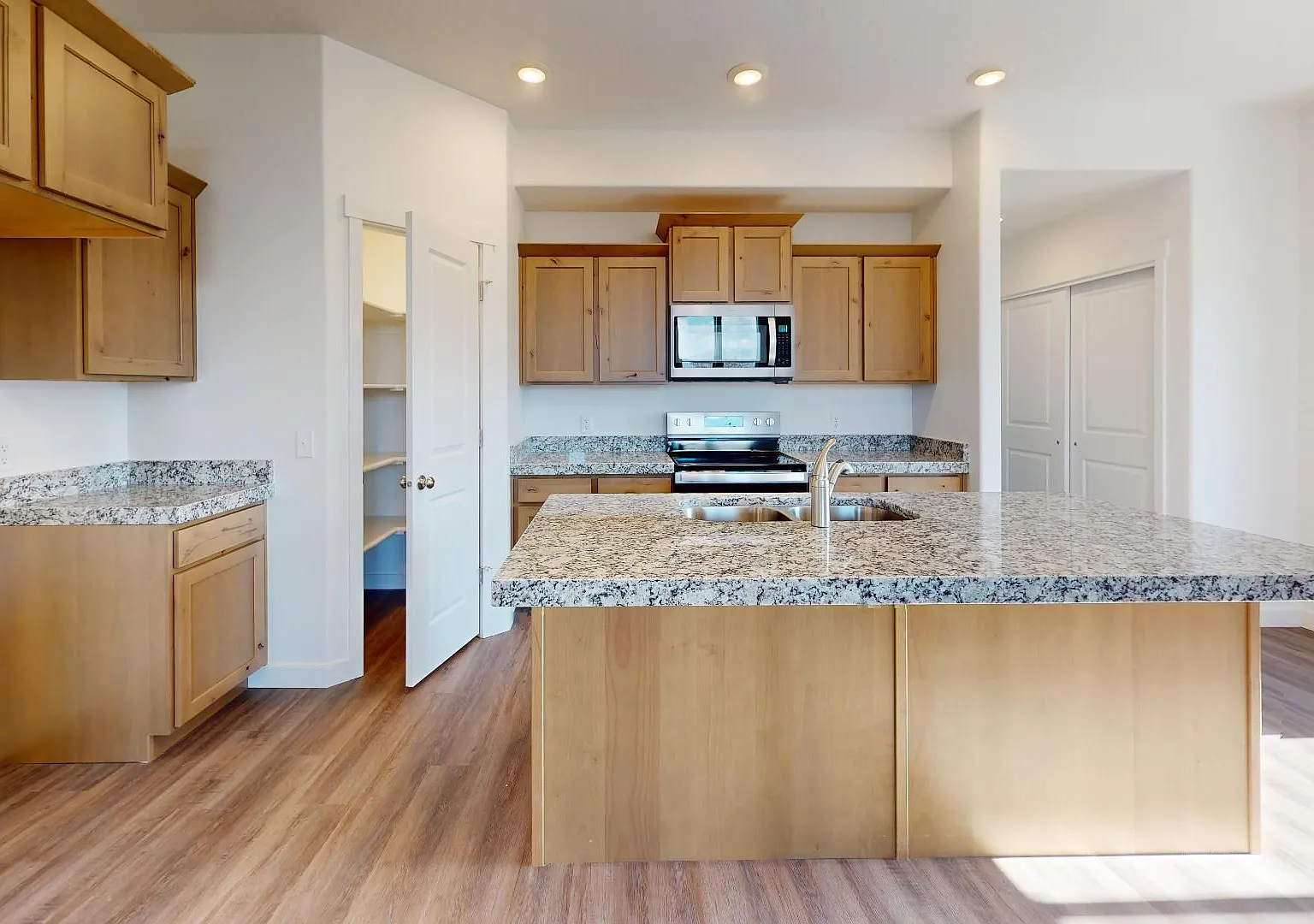 4 Bed | 4 Bath Modern Townhome in Tooele 11/05/2026 — Photo 3