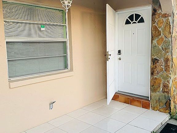 2nd image of 6913 N Coolidge Ave