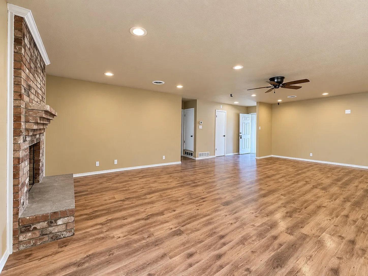 3 bed, 1983 sqft, $2,300 — Photo 4