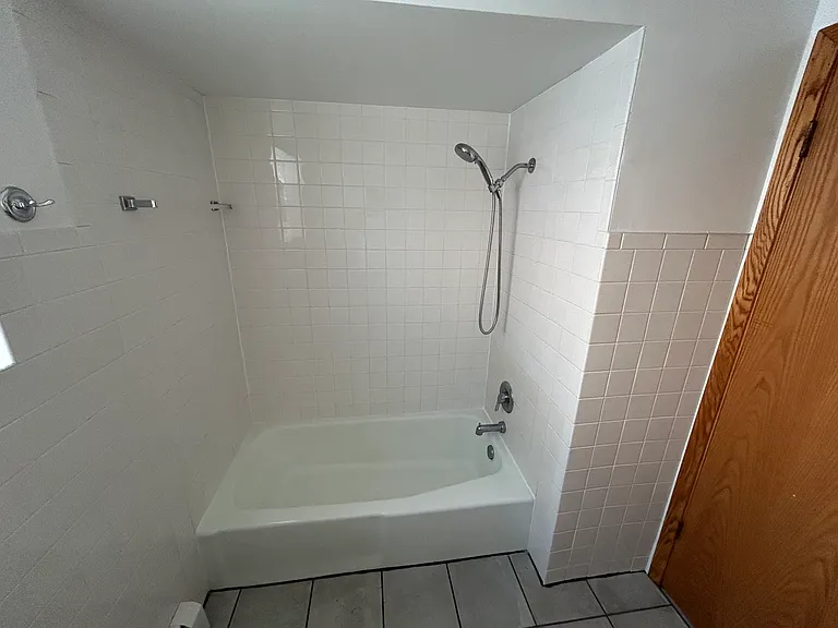 6104 W 87th St #1 — Photo 4